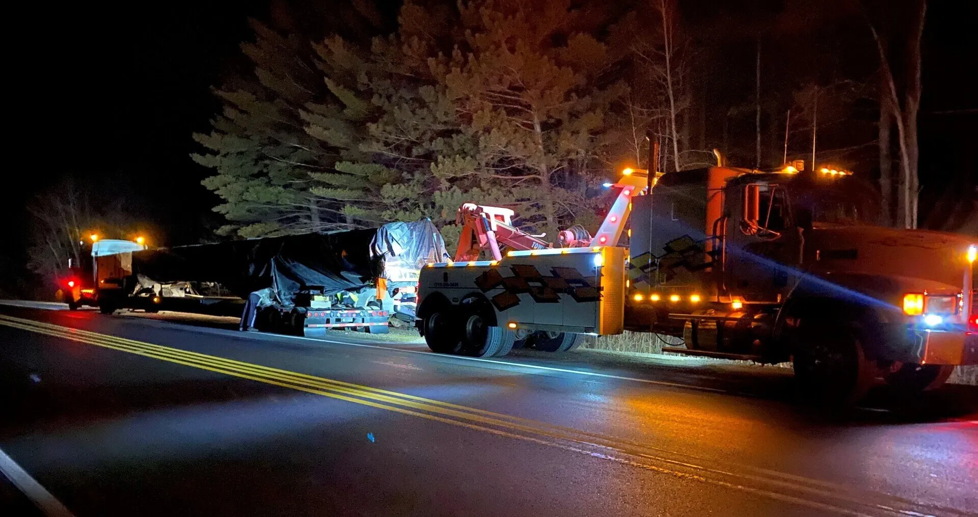 Emergency towing service at night